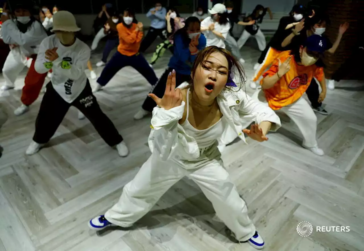 Talent behind recent K-pop hit moves is a 20-year-old Japanese dancer