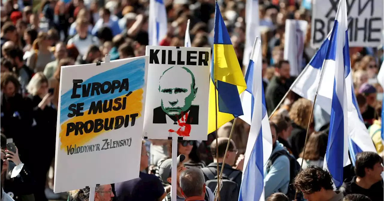 Thousands of Russians in Prague protest against war in Ukraine