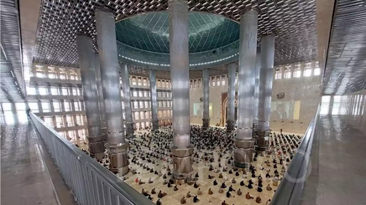 Ramadan 2022, Salat Tarawih di Kota Tangerang dengan Saf Rapat