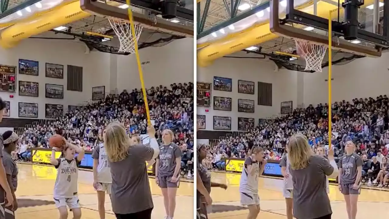 Blind H.S. Basketball Player Scores During Game, Amazing Video