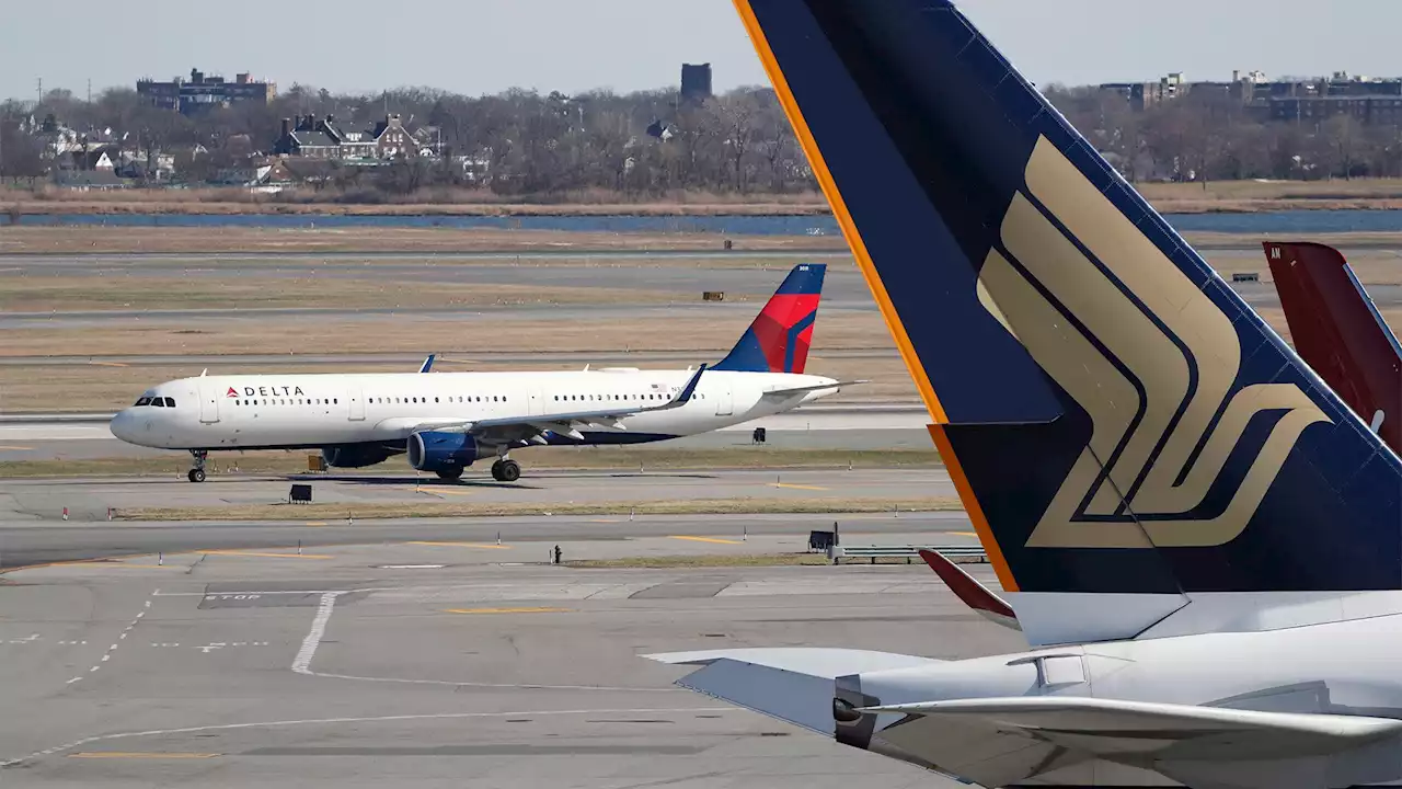 US Will Give Airlines a Break on Takeoff Rights in NYC, DC