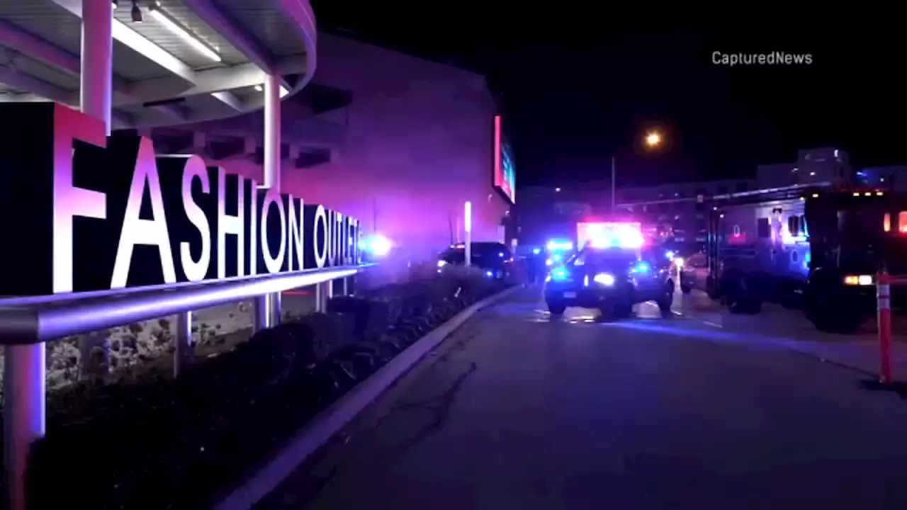 Rosemont mall shooting: Man dead, at least 1 injured at Fashion Outlets of Chicago, officials say