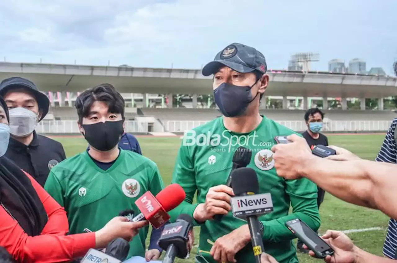 Shin Tae-yong Temui Pelatih Ansan Greeners Bicarakan Masa Depan Asnawi Mangkualam - Bolasport.com