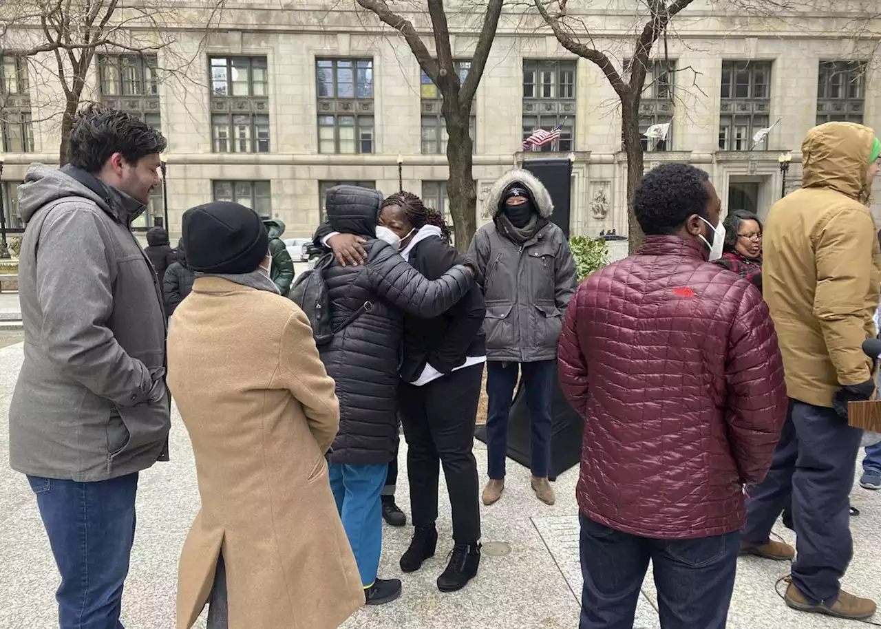 ‘The time is right,’ Anjanette Young gathers with alderwomen, social workers and more to support new ordinance fighting violent, discriminatory police raids