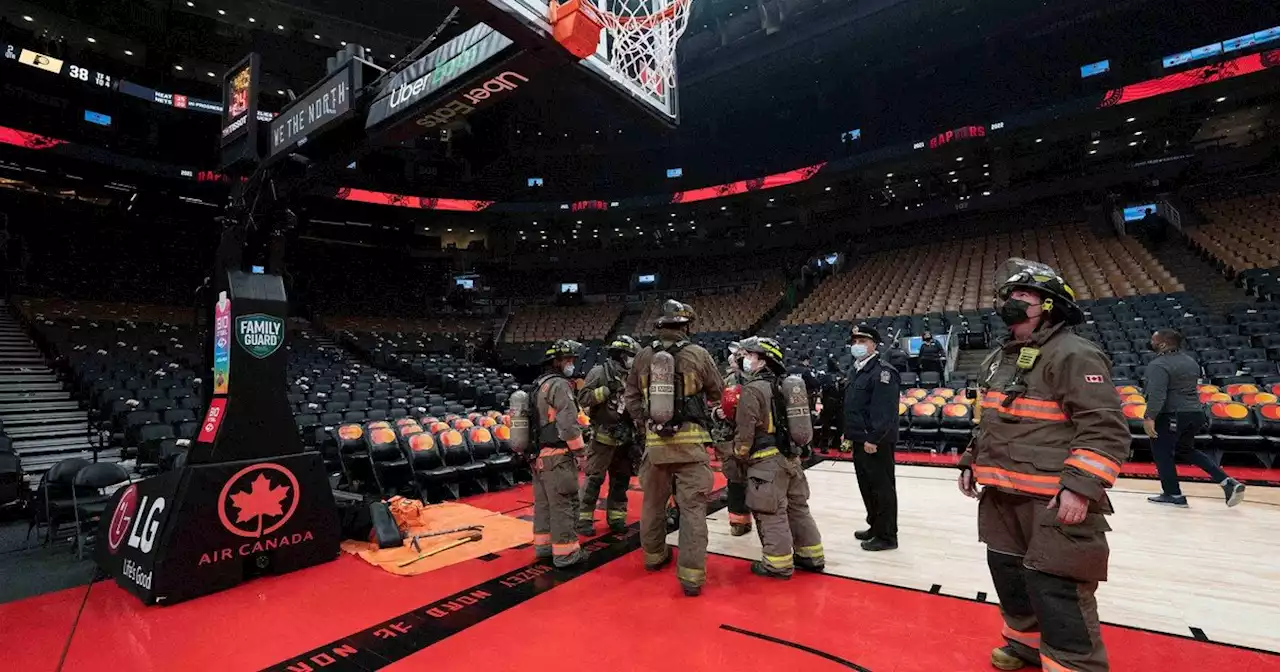 Susto en un partido de la NBA: hubo un incendio y desalojaron el estadio