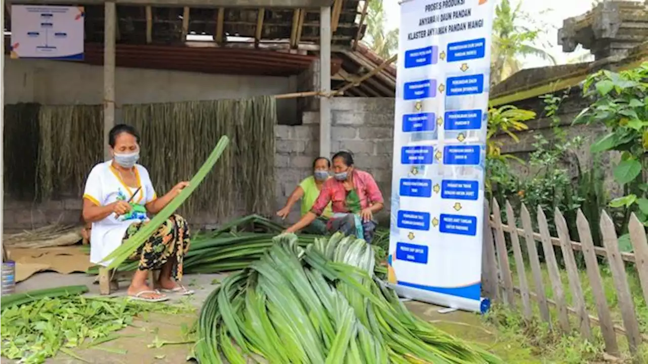 Kelompok Usaha Binaan BRI Sulap Daun Pandan Jadi Kerajinan