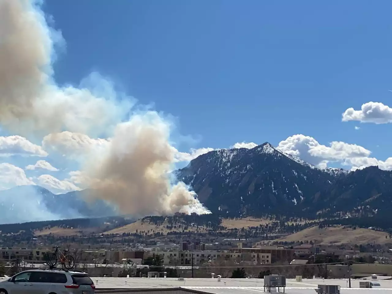 Boulder wildfire prompts evacuation order Saturday afternoon