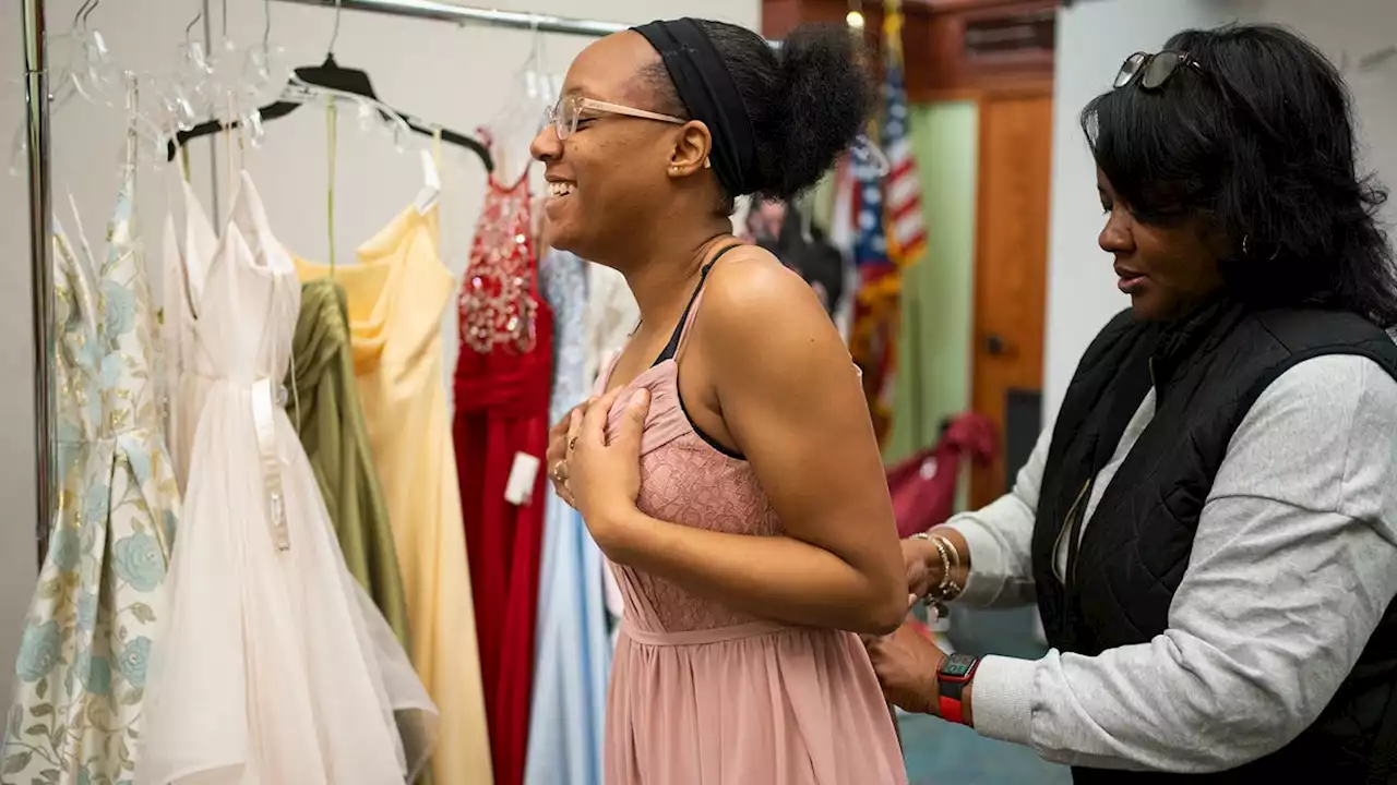 Fairy Goodmothers hand out hundreds of prom dresses to Greater Columbus high schoolers