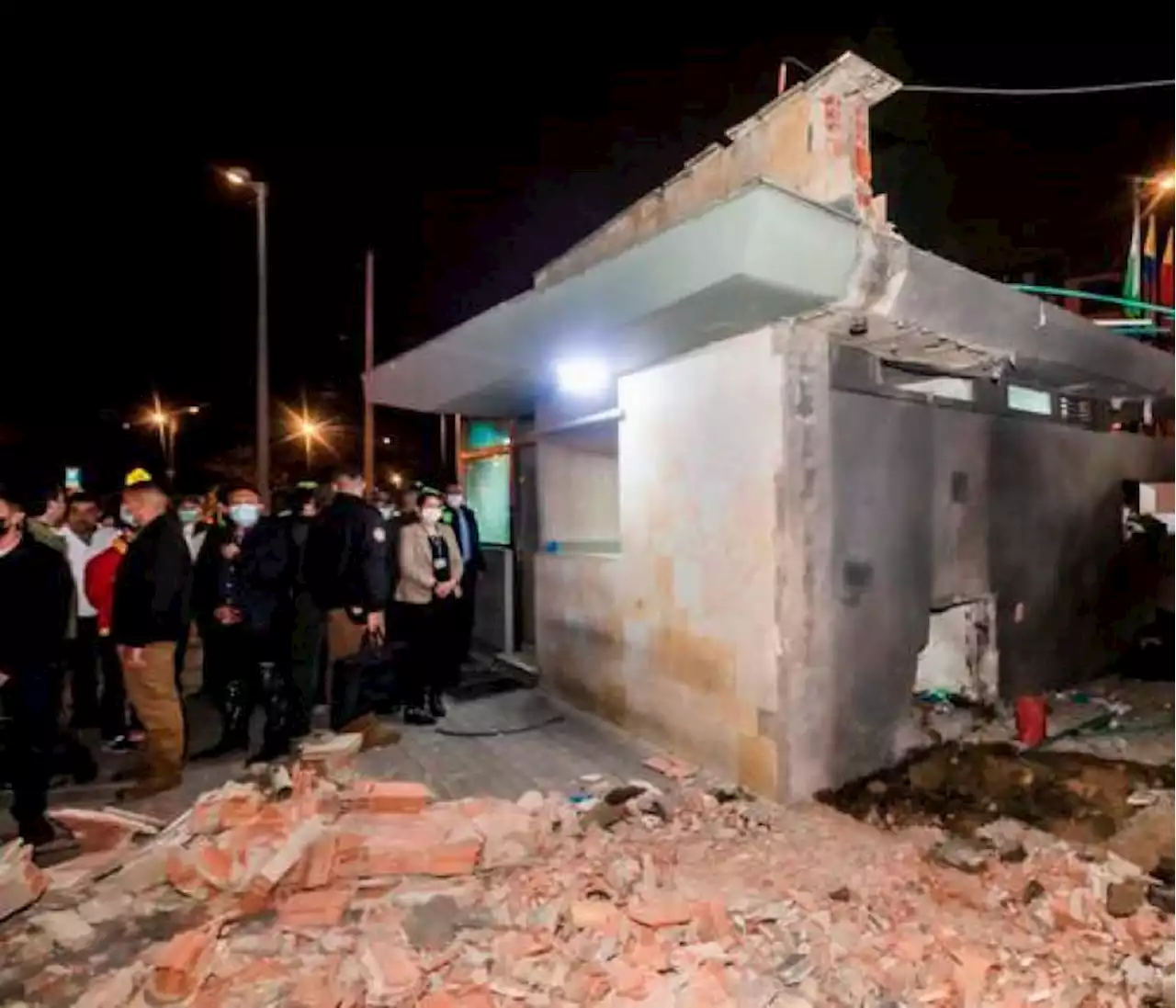 Confirman muerte de un menor en atentado a CAI en Bogotá