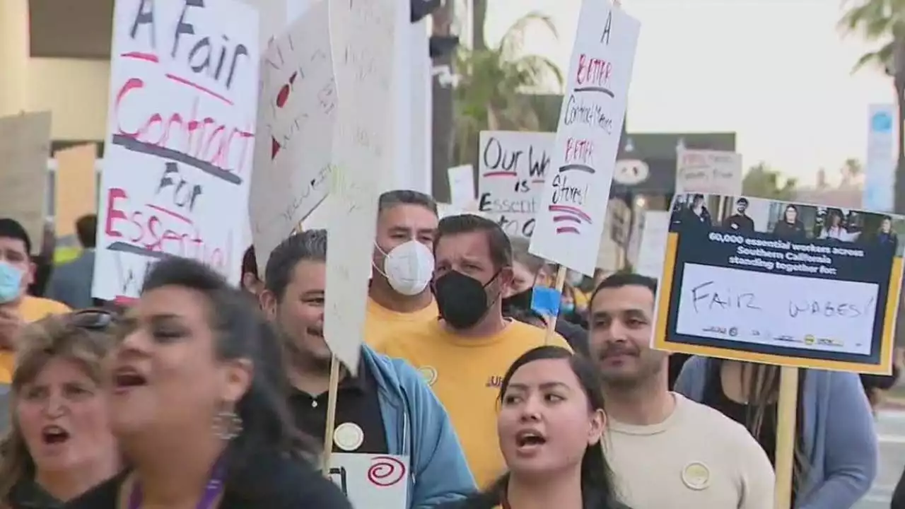 SoCal grocery workers vote to authorize strike