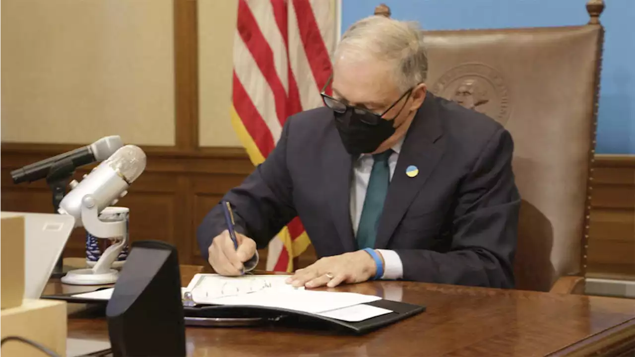 Washington governor signs $17 billion transportation package