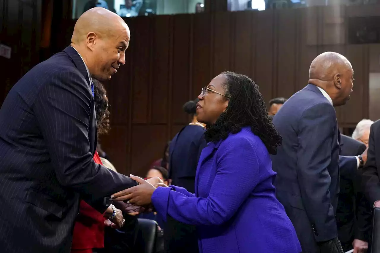 Booker says Justice Thomas should recuse himself on Trump election rulings