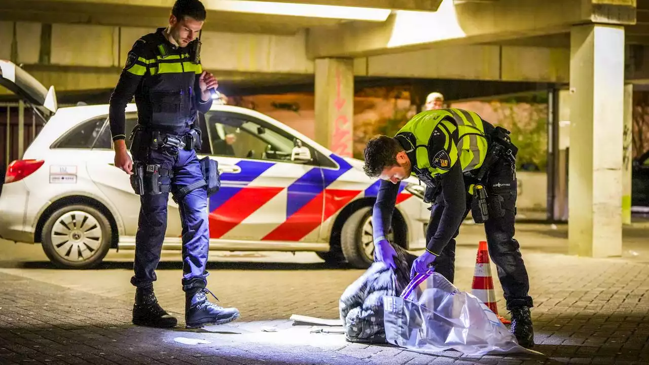 Man (37) plots neergestoken op straat, politie heeft geen idee waarom