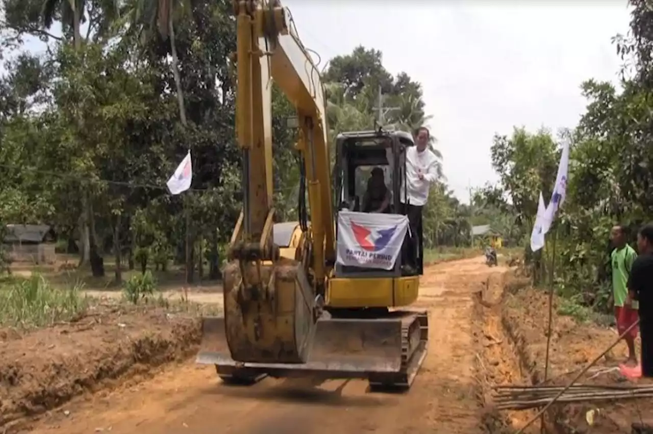 Gerak Cepat, DPW Partai Perindo Babel Perbaiki Jalan Rusak di Bangka