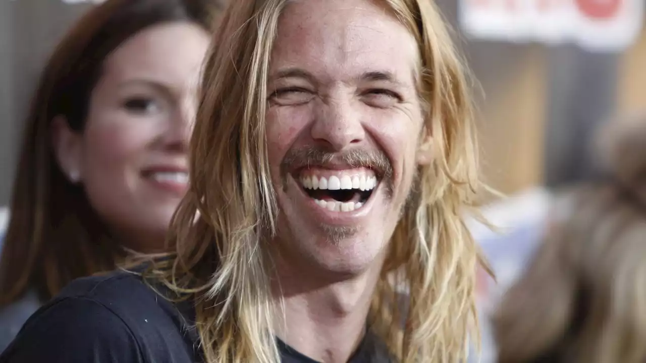 Taylor Hawkins: Death of Foo Fighters drummer being investigated