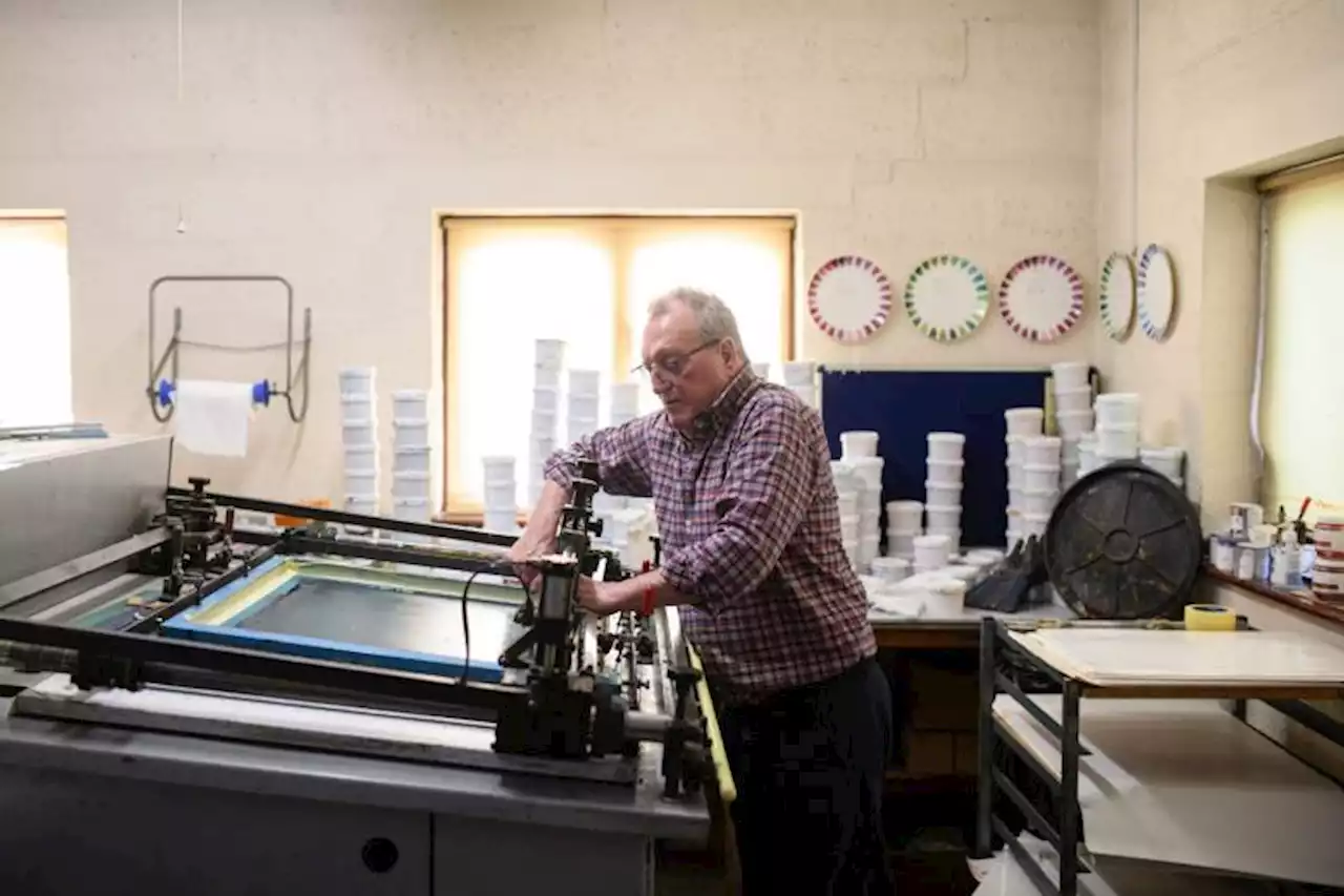 British ceramist fired up for Queen Elizabeth II's Platinum Jubilee