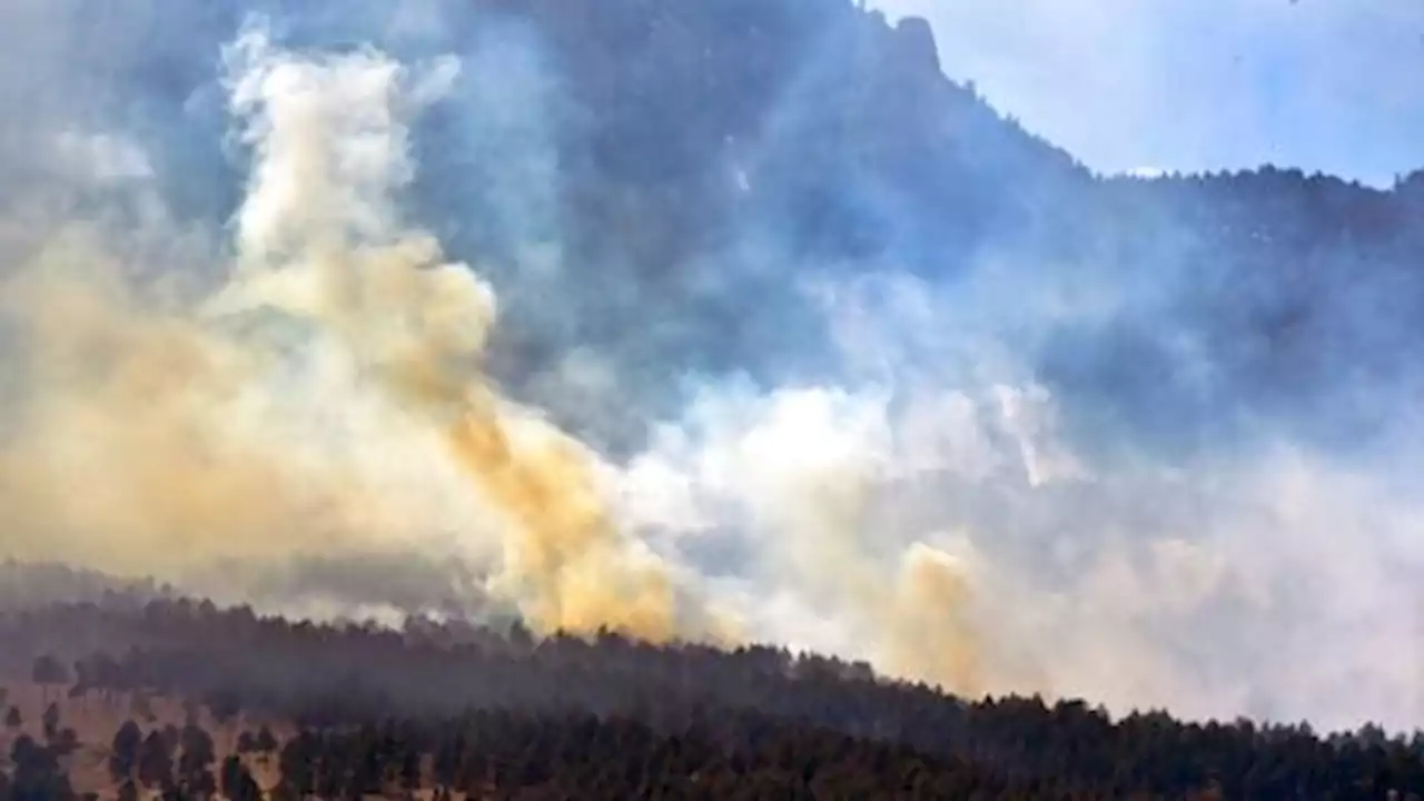 Authorities order massive evacuation following wildfire in US