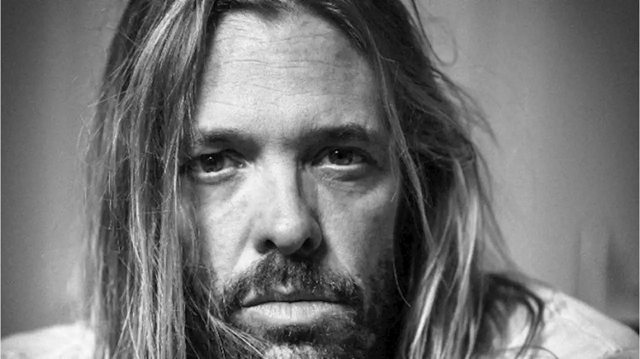 Taylor Hawkins Foo Fighters Meninggal, Heboh Foto Ariel NOAH-Luna Maya