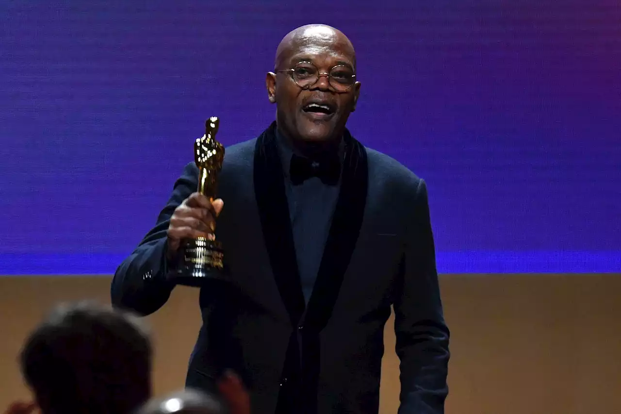 Samuel L. Jackson accepts honorary Oscar in emotional ceremony