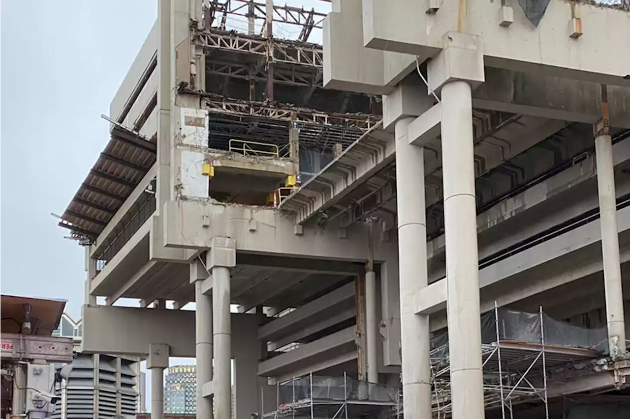 Boston parking garage under construction partially collapses