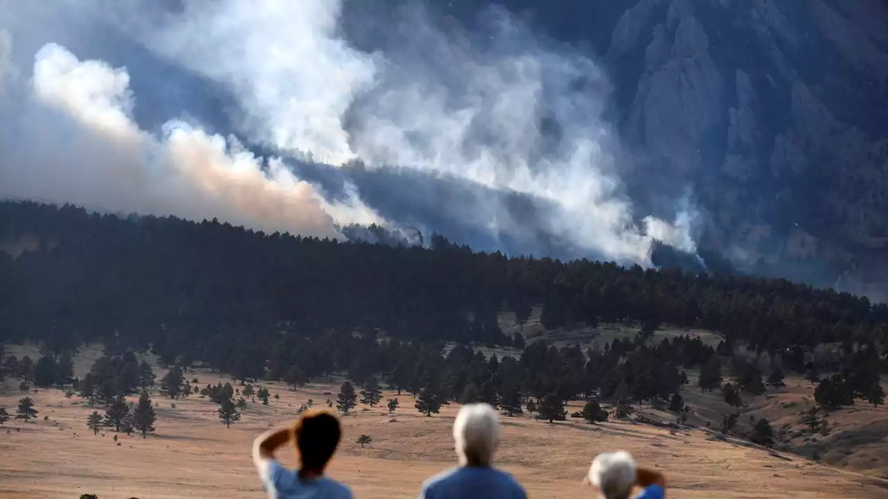 Officials lift most evacuation orders on Colorado wildfire