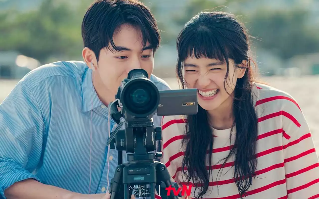 tvN Rilis Momen Lawas Nam Joo Hyuk-Kim Tae Ri di 'Twenty-Five, Twenty-One' Munculkan Khawatir