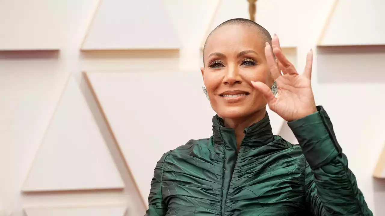 Jada Pinkett-Smith's Shaved Head and Green Shadow Just Won the Oscars Red Carpet