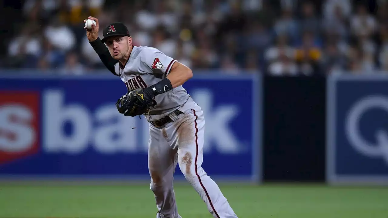 Diamondbacks shortstop Nick Ahmed headed for MRI as shoulder woes resurface