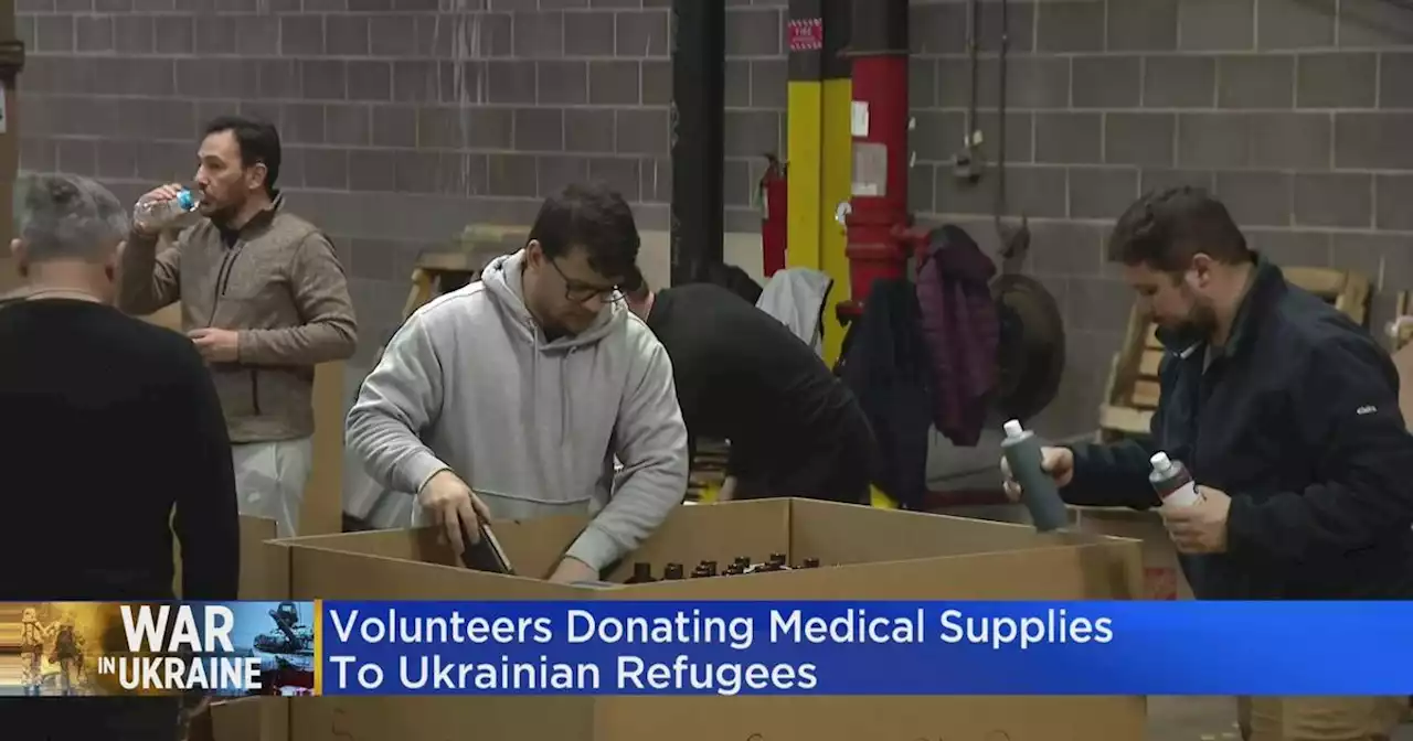 Volunteers donate medical supplies to Ukrainian refugees