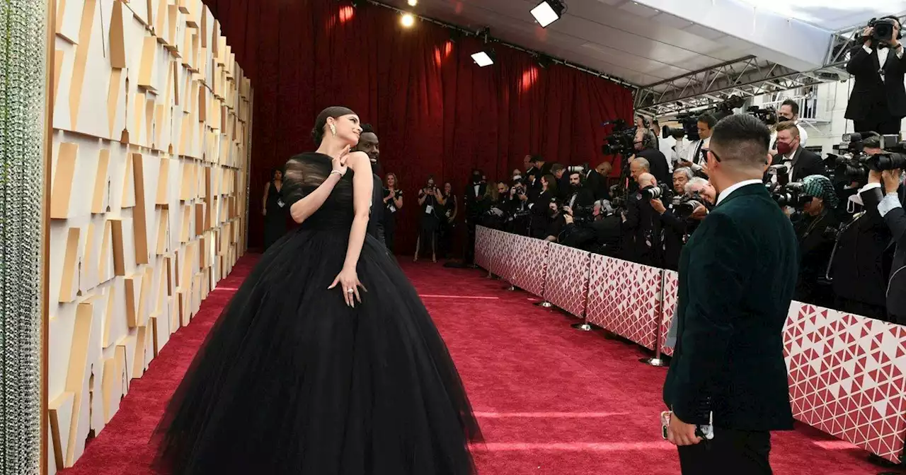 Premios Oscar 2022: todos los looks de la alfombra roja más importante del año