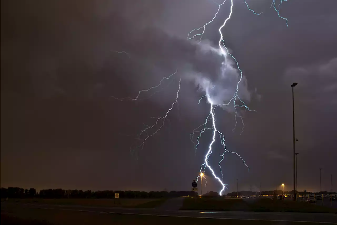 There Was Less Lightning During COVID Lockdowns, Research Finds