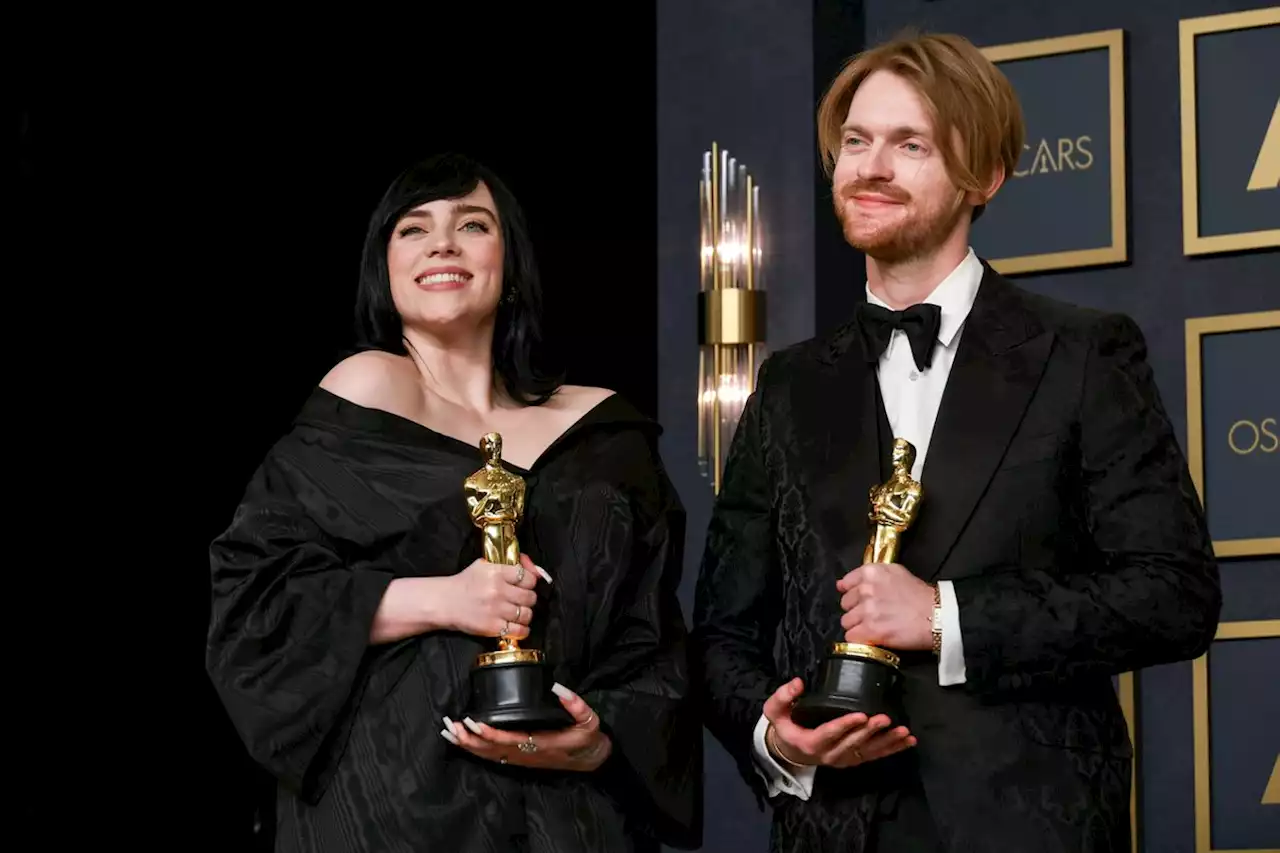 How Billie Eilish Just Made History at the 2022 Oscars - E! Online