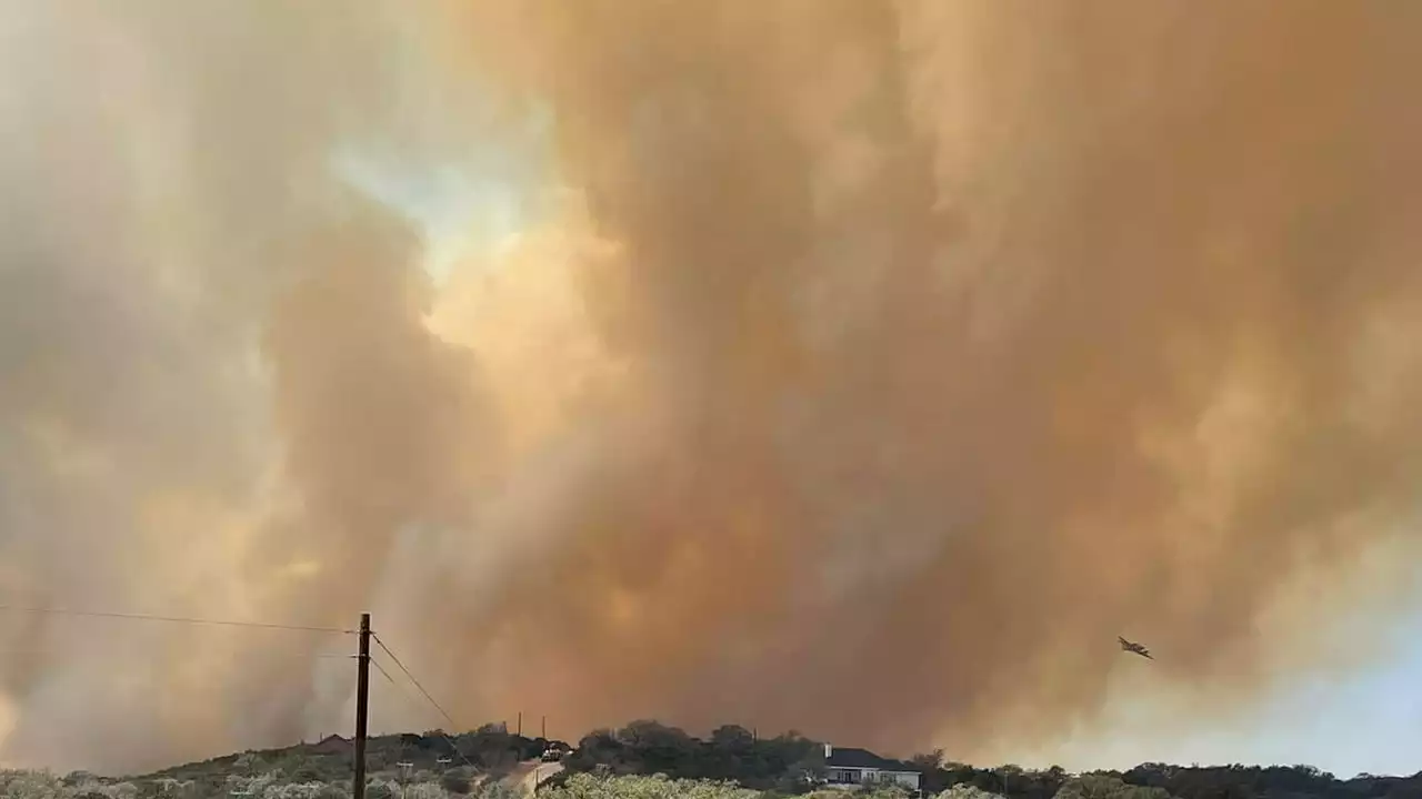 Officials: South Texas wildfire destroys 3 homes, none hurt