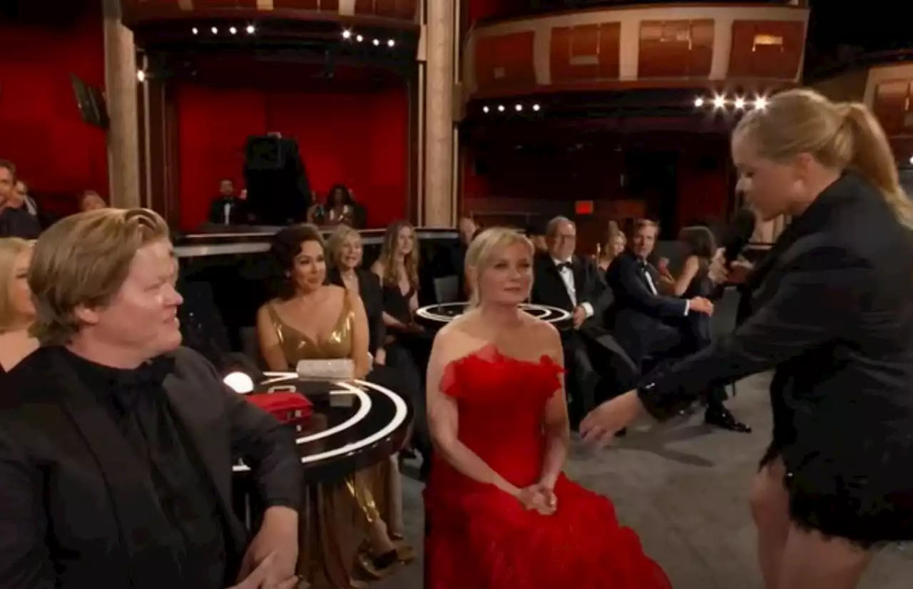 Amy Schumer mistakes Kirsten Dunst for seat filler in Oscars bit with Jesse Plemons