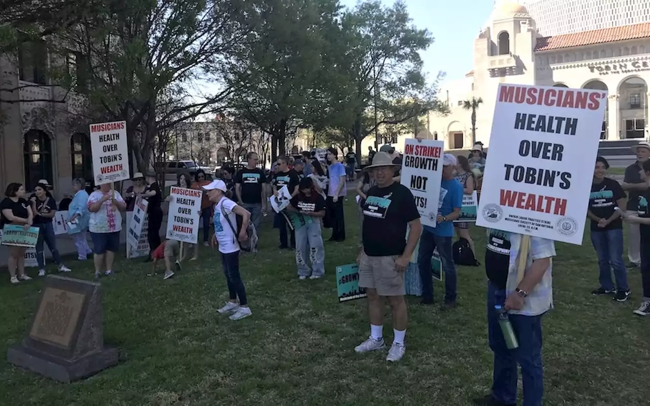 Musicians mark sixth month of San Antonio Symphony strike with weekend protests