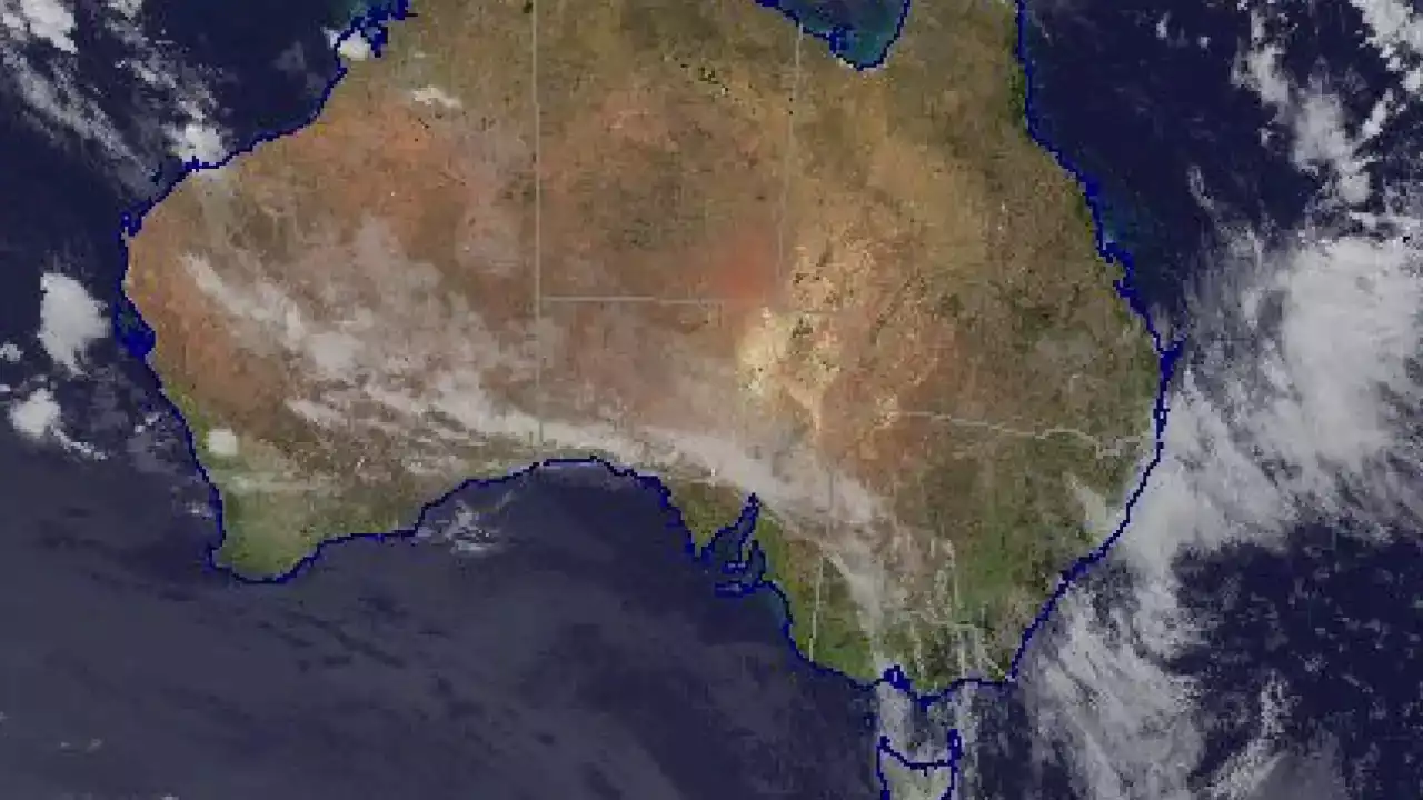 Man and dogs die in southern Queensland flash floods