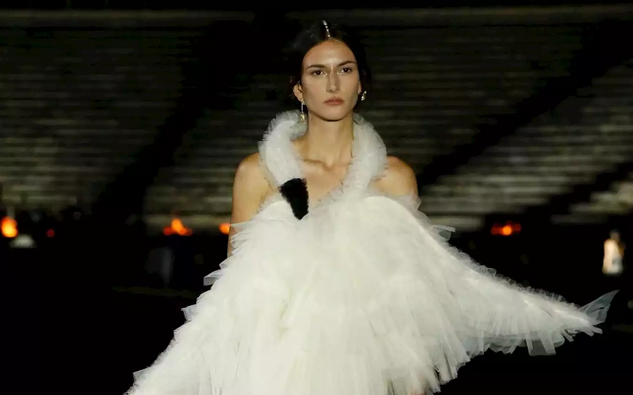 Why is the Fashion World So Obsessed With Swans? - The Gloss Magazine