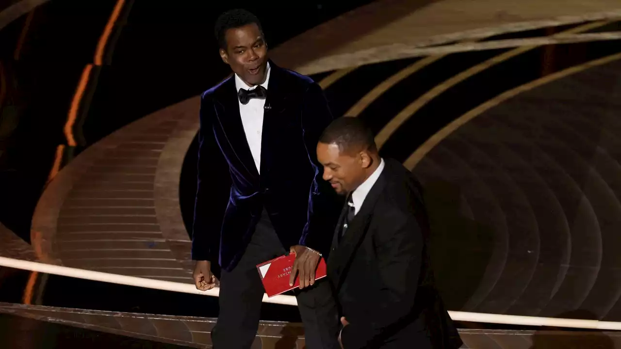 Oscar 2022: Will Smith tira un pugno a Chris Rock in diretta