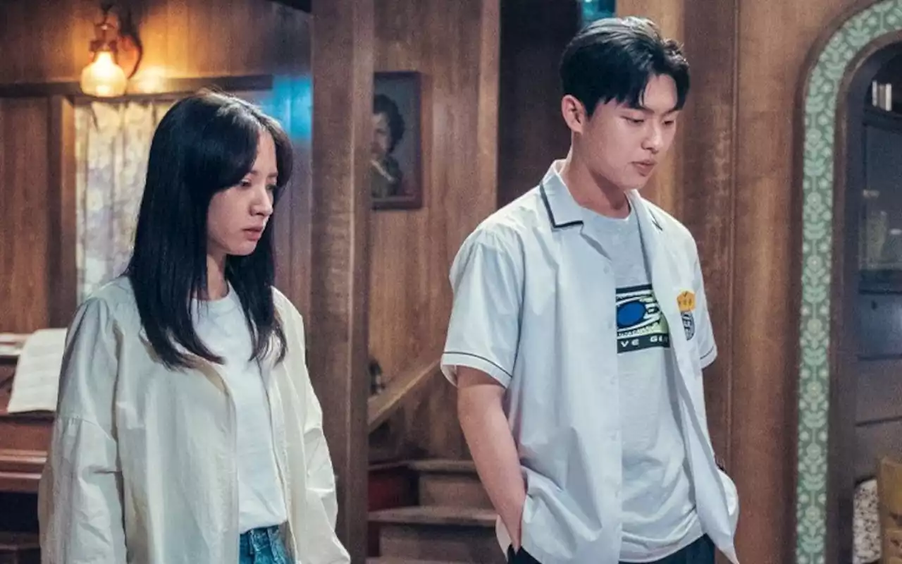 Bona WJSN dan Choi Hyun Wook Akhirnya Ciuman di 'Twenty-Five, Twenty-One' Picu Reaksi Haru