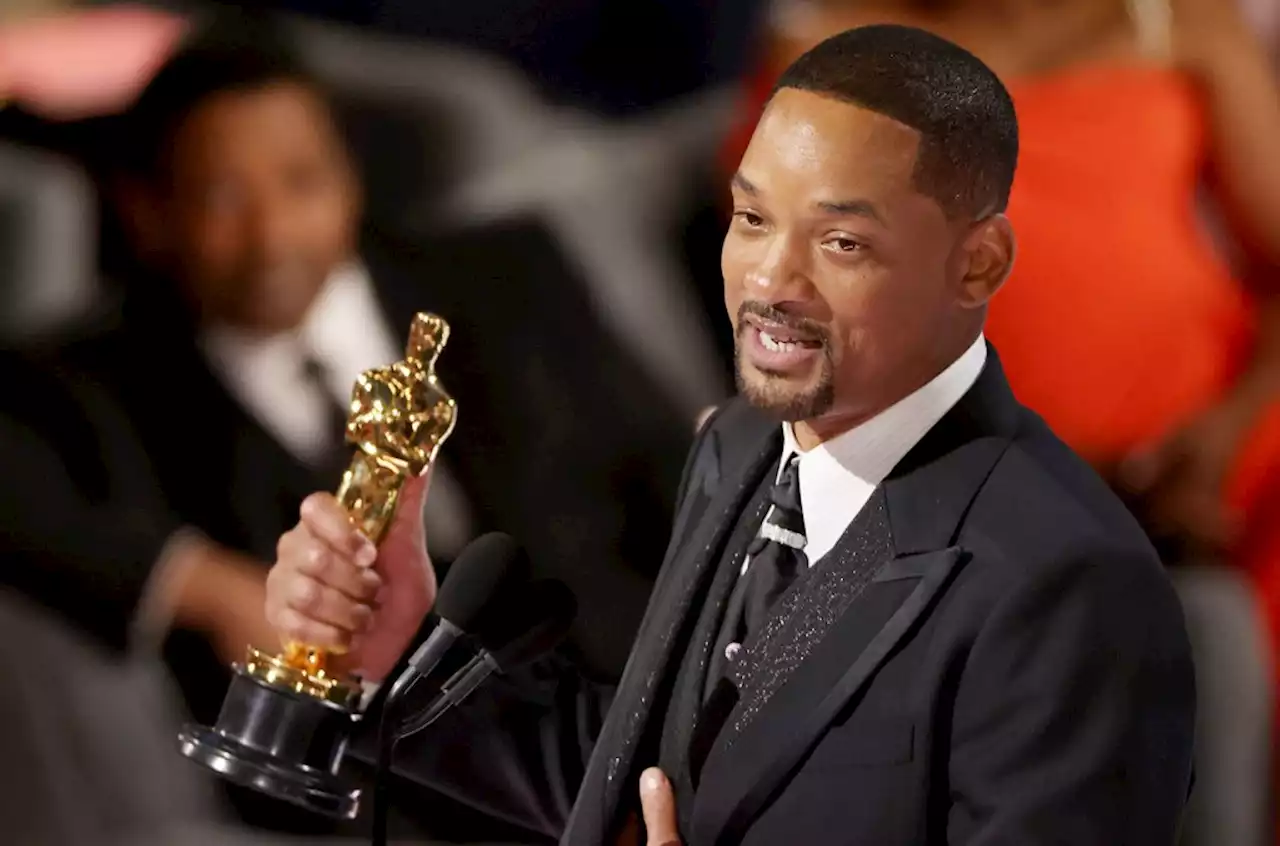 Will Smith Apologizes to Chris Rock, Says He’s ‘Embarrassed’ by Oscars Slap