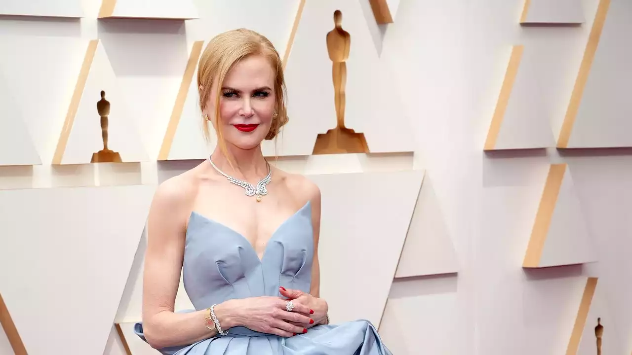 Nicole Kidman’s Armani Privé Oscars Gown Is An Ode To “Quiet Elegance”