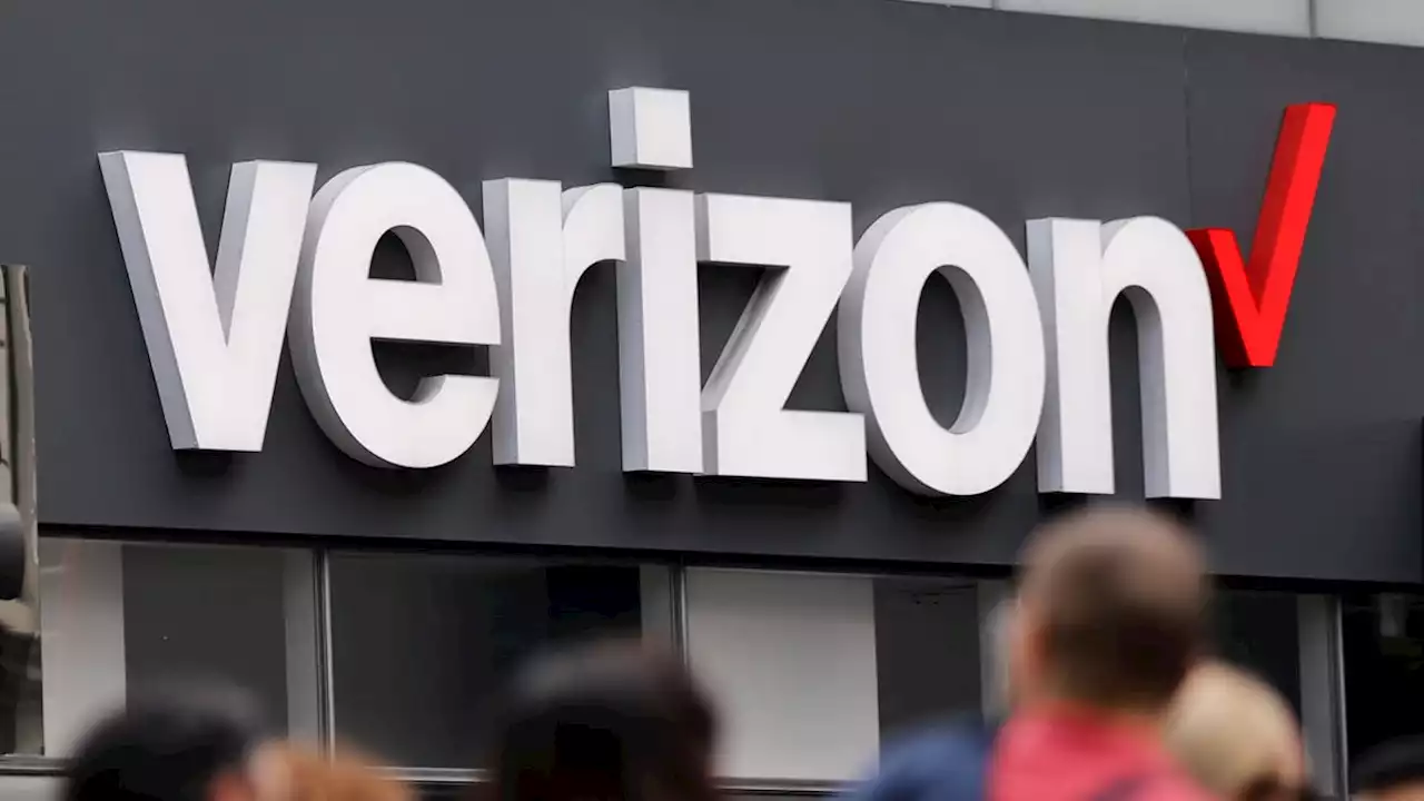 Some Verizon customers are receiving spam texts from their own phone numbers