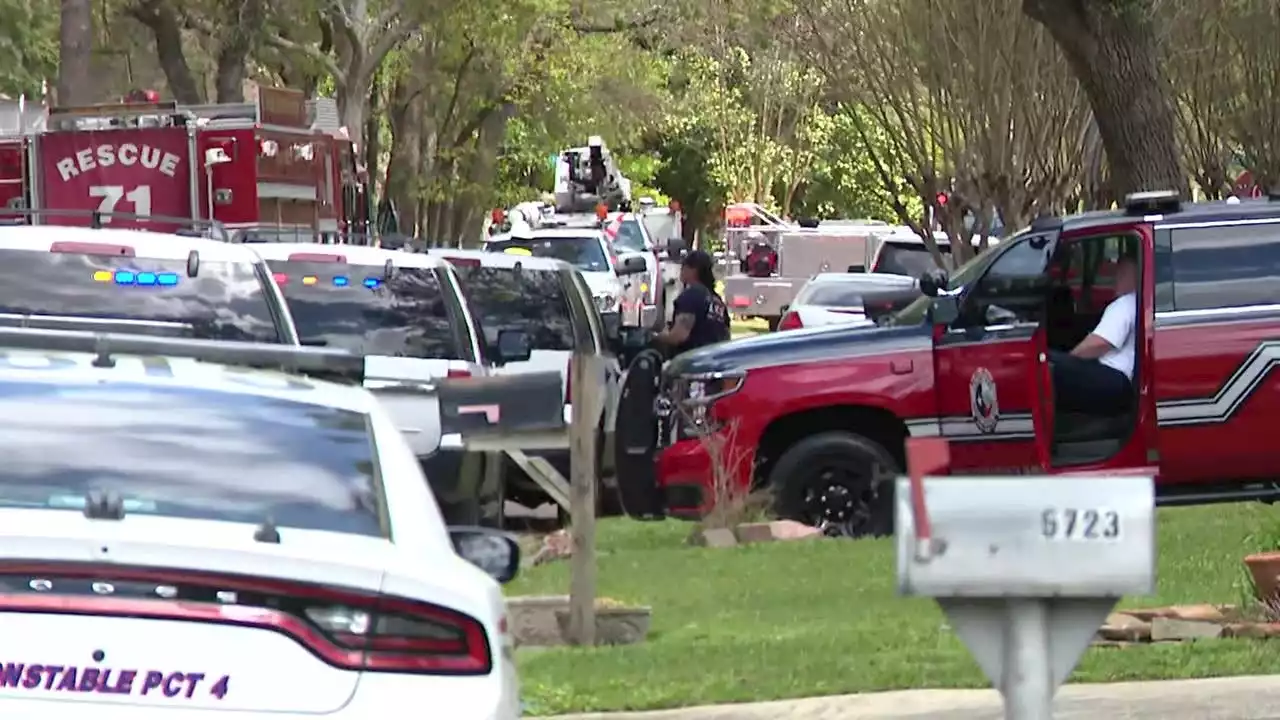 Tree trimmer dies after contact with power line in NW Harris Co.