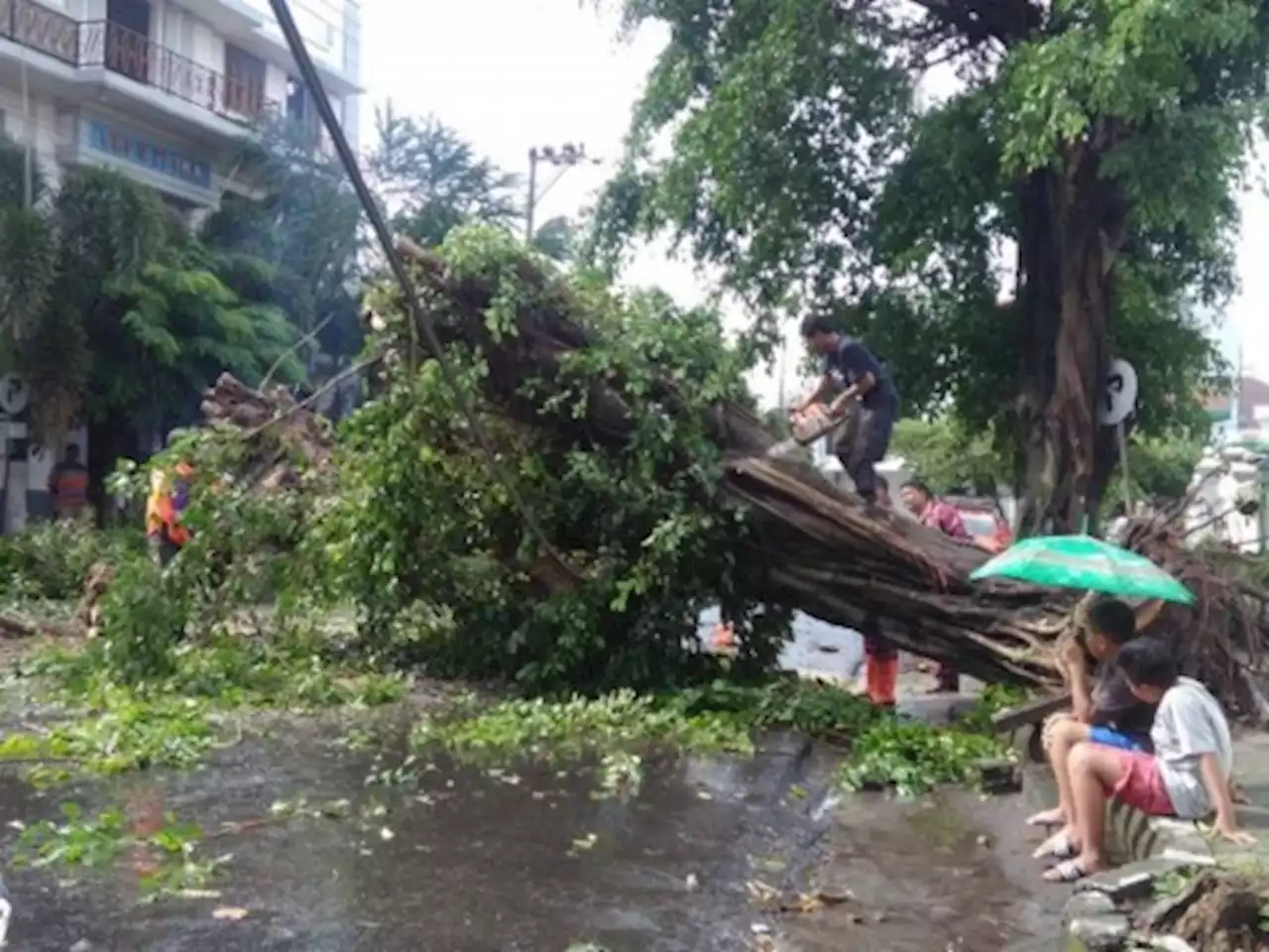 Angin Puting Beliung Terjang Klaten