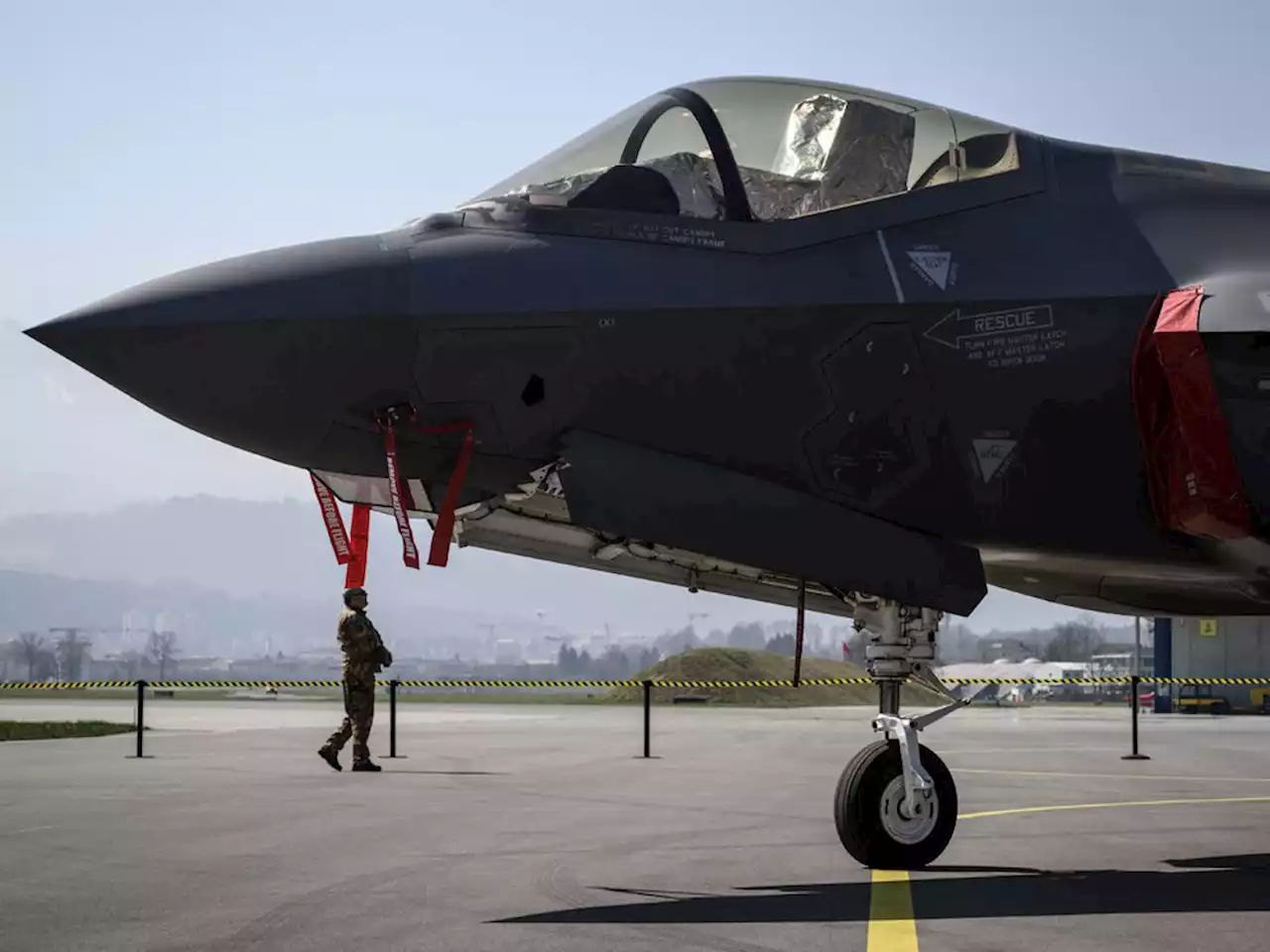 Liberals expected to launch negotiations to buy F-35 fighter jets