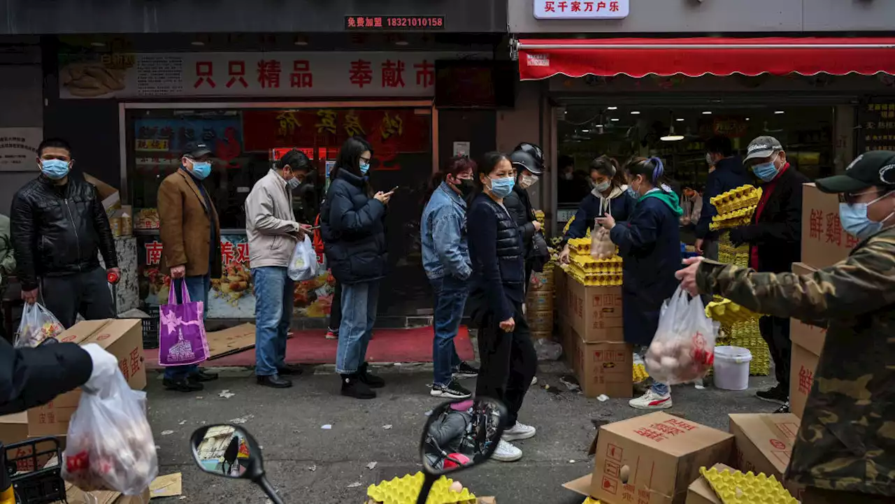 Empty shelves and anxiety as Shanghai Covid-19 cases surge