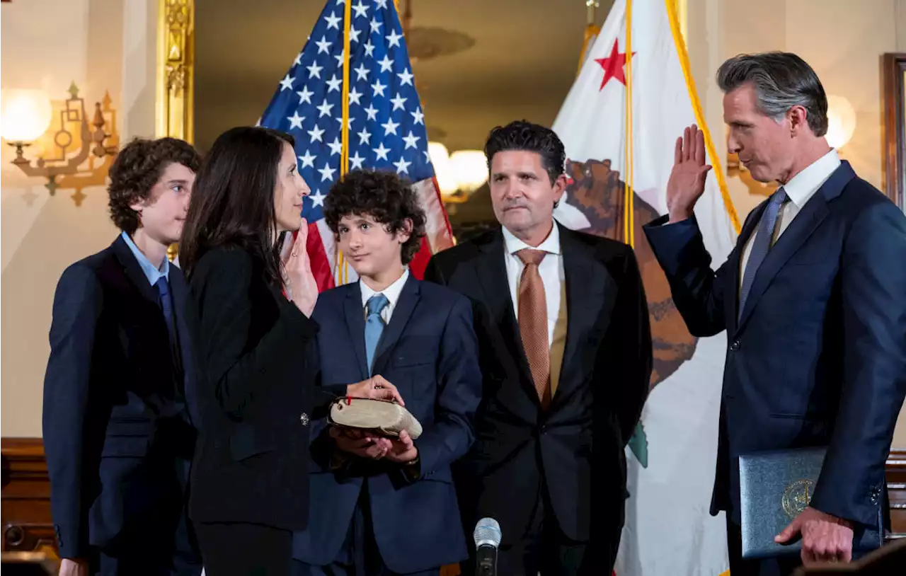 1st Latina justice takes seat on California Supreme Court