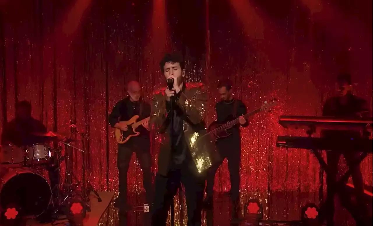 Sebastián Yatra Channels Lounge Singer Vibes With 'Tacones Rojos' on 'Fallon'