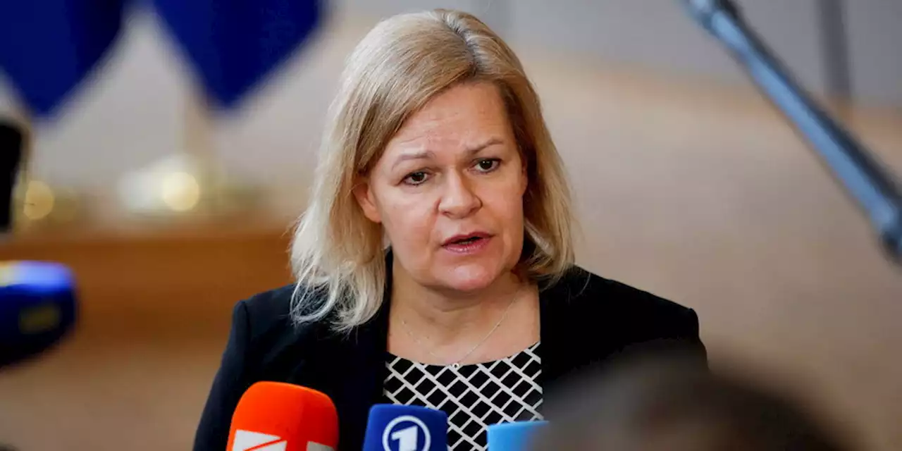 Krieg in der Ukraine: Neonazis wollen an die Front
