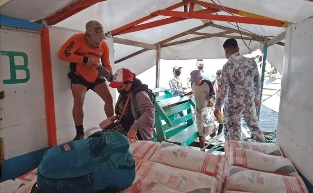 46 passengers rescued from distressed boat off Infanta, Quezon
